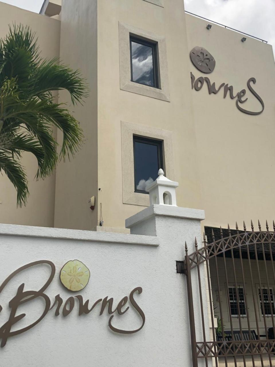 Brownes Condominium 1 Bridgetown Esterno foto